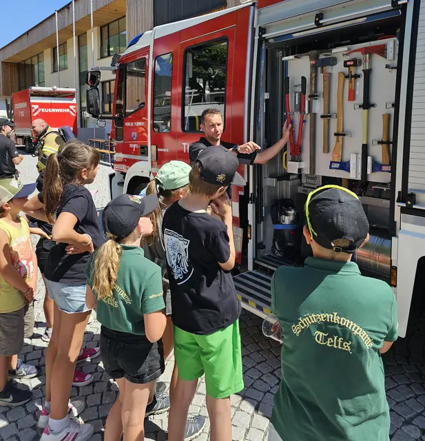 Die Feuerwehr Oberhofen gab einen Einblick in ihre Arbeit. | Foto: Roland Pargger