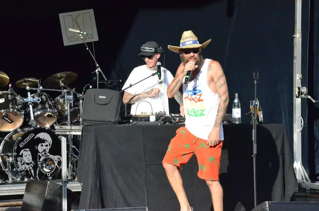 "Bbou" bescherte mit seinem oberpfälzischen Dialekt-Rap beste Festivalstimmung. | Foto: Schletterer