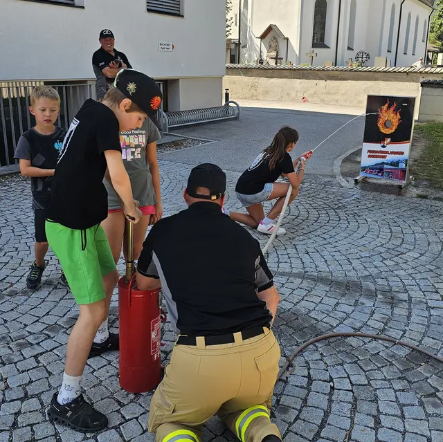 Geschicklichkeit und Schnelligkeit waren beim Feuerwehr-Parcours gefragt. | Foto: Roland Pargger