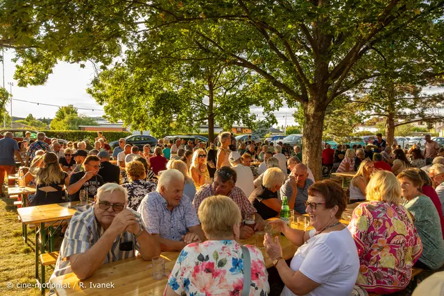 Ein gesellschaftlicher jährlicher Mußtreffpunkt - das traditionelle Sommerfest mit großem Anklang in der Bevölkerung. | Foto: cine-motion.at / R. Ivanek