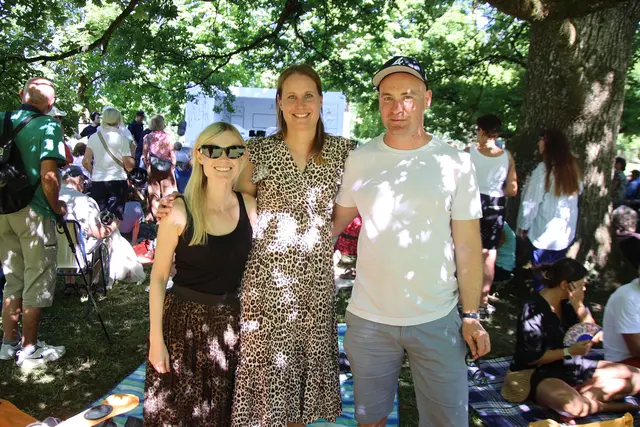 Julia Holzinger, Marion Becker und Martin Deisl im Schlosspark Hellbrunn.