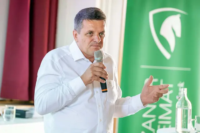 Bürgermeister Franz Jost berichtete in Ligist über die Vorhaben Fürstenfelds bis 2030. | Foto: Land Steiermark/Robert Binder