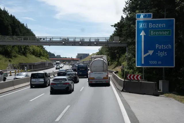 Strecken wie über den Brenner sind neuralgische Staupunkte. Auch zur zweiten großen Ferien-Reisewelle sollte sich das bewahrheiten. | Foto: APA-Images / SZ-Photo / Mark Siaulys Pfeiffer