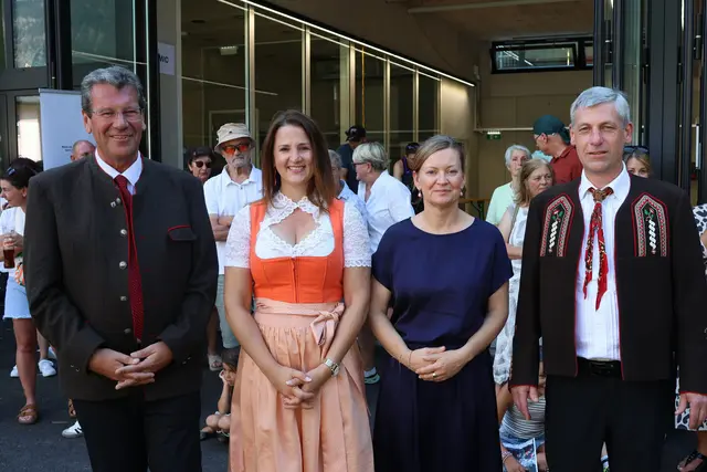 Landtagspräsident Jakob Wolf, Landesrätin Astrid Mair, Bezirkshauptfrau Eva Loidhold, Bürgermeister Hansjörg Falkner