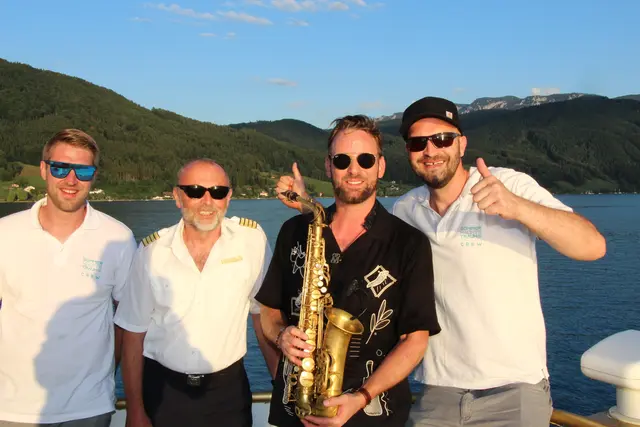Michael Bayer (Sommernachtstraum), Kapitän Stephan Gebetsroither ,"Max The Sax", und Daniel Fammler (v.li.) | Foto: MeinBezirk/Staudinger