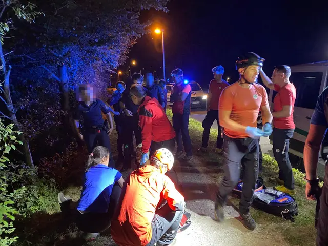 Die Bergrettung Mayrhofen konnte den verunglückten 53-Jährigen im steilen Gelände orten und sicher bergen. | Foto: Zoom.Tirol