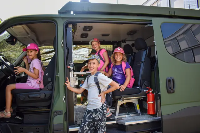 Über 1.100 Schülerinnen und Schüler kamen zum Informationstag in die Güssinger Kaserne. | Foto: Jägerbataillon 19