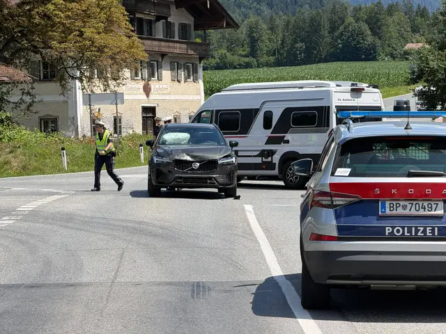 Mehrere Personen wurden bei einemVerkehrsunfall in Erpfendorf verletzt. | Foto: Zoom.Tirol