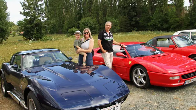 Auch Medienkollegin Vanessa besuchte mit Familie das Oldtimer-Treffen in ihrer Heimatgemeinde.  | Foto: Peter Seper