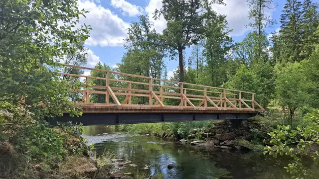 Die Brücke erstrahlt in neuem Glanz. Das wird am 19. Juli gefeiert.  | Foto: Kellermann