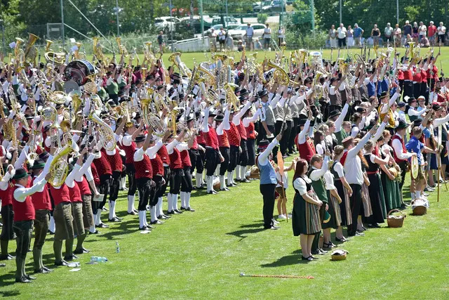 Bei herrlichem Wetter ging vom 10. bis 12. Juli 2026 das Bezirksmusikfest mit Warschwertung über die Bühne. | Foto: Alois Braid / zema.medien.de