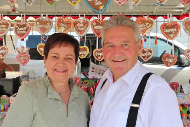 Unter den zahlreichen Gästen begrüßte Bgm. Waltraud Walch ihren Amtskollegen Josef Niggas aus Lannach | Foto: Edith Ertl
