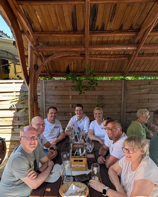 Team beim gemütlichen Teil nach dem Event