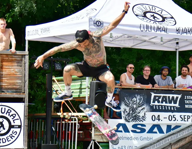 Lokalmatador Stipo Sic zeigt seine Tricks der Jury