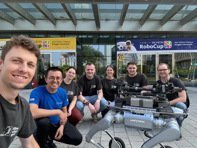 Beim RoboCup in Südkorea galt es für den Roboter und das Team der FH Wels, verschiedene Aufgaben zu erfüllen. Sie meisterten diese am besten und holten den Titel.  | Foto: FH OÖ