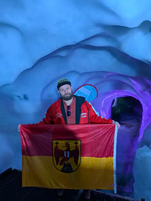 Er ist Hobbysportler mit dem Hang zum Extremen. Vor wenigen Tagen konnte er den Arctic 1000er erfolgreich absolvieren. Nun gilt Marus Fleck als erster Burgenländer und dritter Österreicher, der jemals im Polarmeer eine Distanz von 1200 Metern geschwommen ist.  | Foto: Markus Fleck