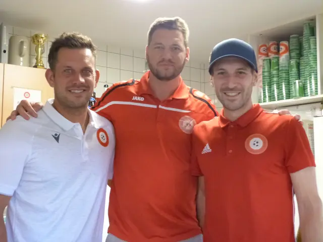 Das Team des SV Oberloisdorf kümmerte sich um die Versorgung der Gäste am Sportplatz.  | Foto: Vanessa Wittmann