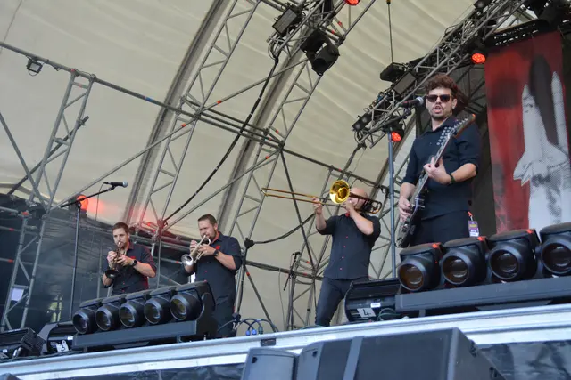 Den Auftakt machte die Deutschkreuzer (Bezirk Oberpullendorf) Band Ramazuri. | Foto: Dorottya Fejes/MeinBezirk