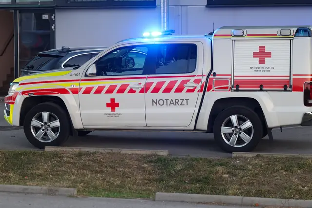 Eine Person wurde in der Großbäckerei von Resch&amp;Frisch in Gunskirchen so eingeklemmt, dass Feuerwehr und Notarzt anrücken mussten.