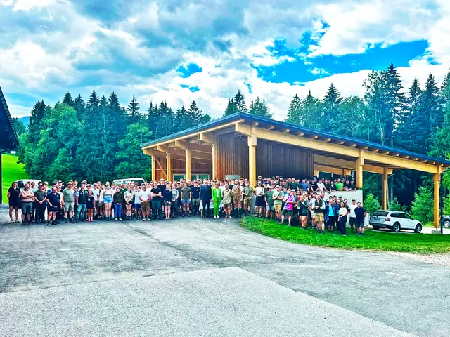 Auf der Fleischhackeralm wurde die neue Maschinenhalle der HBLA für Forstwirtschaft feierlich eröffnet. | Foto: Stadt Bruck
