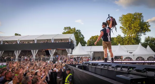 Der Wörthersee lag ihm zu Füßen: Andreas Gabalier begeisterte die Fans. | Foto: copyright krivograd/ipmedia