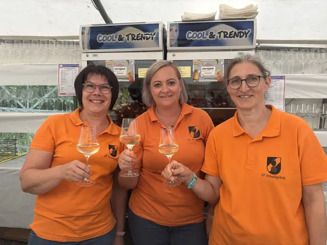 Auch das Team in der Weinbar hatte alle Hände voll zu tun. | Foto: Daniel Schmidt
