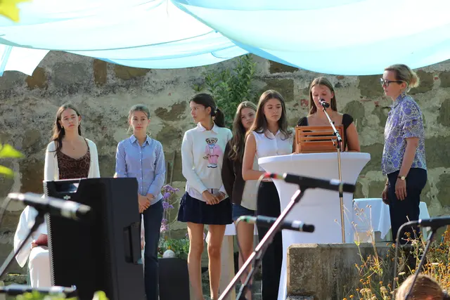 Beiträge von Schülerinnen im Rahmen des Gottesdienstes. | Foto: MeinBezirk Perg/Köck