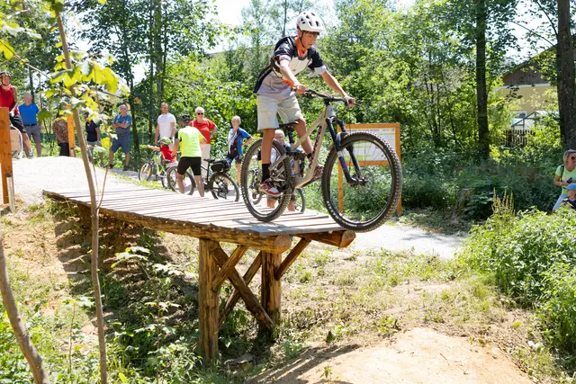 Mit insgesamt sieben Strecken hat der neue Trailpark in Sattledt eröffnet und bietet ein gratis Freizeit-Highlight in der Region Wels-Land. | Foto: Tourismusverband Region Wels/Chris Holzinger