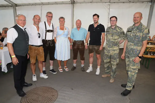 Auf dem Kasernenfest konnte auch eine Abordnung aus der Schwarzenbergkaserne in Salzburg begrüßt werden.