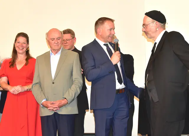 Großes Lob an alle Beteiligten kam von Bürgermeister Stefan Lang. | Foto: Herbert Schleich/Alexandra Goll
