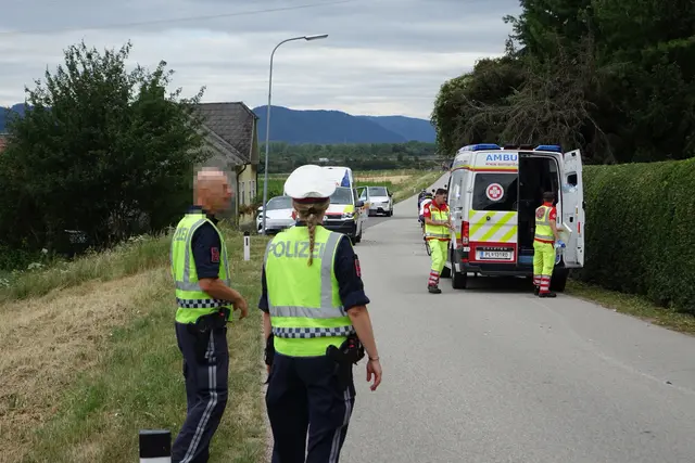 Der verletzte Radfahrer wurde nach der Erstversorgung mit dem Notarzthubschrauber ins Krankenhaus gebracht. | Foto: DOKU-NÖ