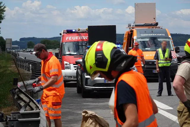 Trotz des heftigen Aufpralls blieb der Unfall ohne Verletzte. | Foto: DOKU-NÖ