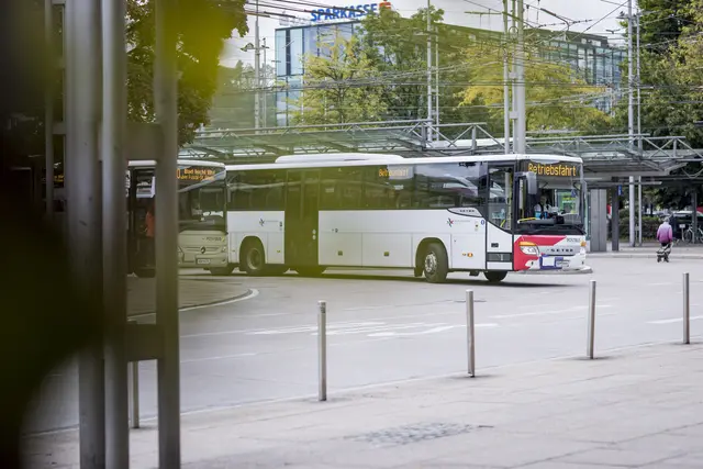 Zwei Expressbuslinien sollen ab September den öffentlichen Verkehr unterstützen. | Foto: SVV/Franz Neumayr