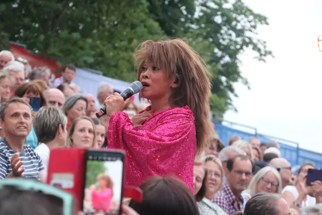 Tess D. Smith begeisterte als Tina Turner ...