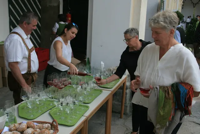 Vor dem Konzert lud die Marktgemeinde Stainz zu einem Imbiss | Foto: Gerhard Langmann