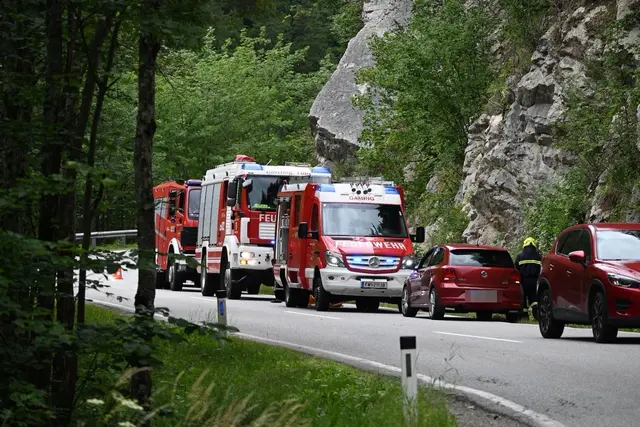 Schwierige Bedingungen erschwerten die Rettungsarbeiten nach dem Flugzeugabsturz. | Foto: DOKU-NÖ