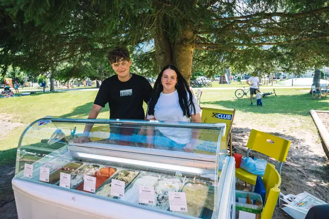 Eis gab's bei Laura und Matteo vom Jugendraum Neustift. | Foto: Pernsteiner