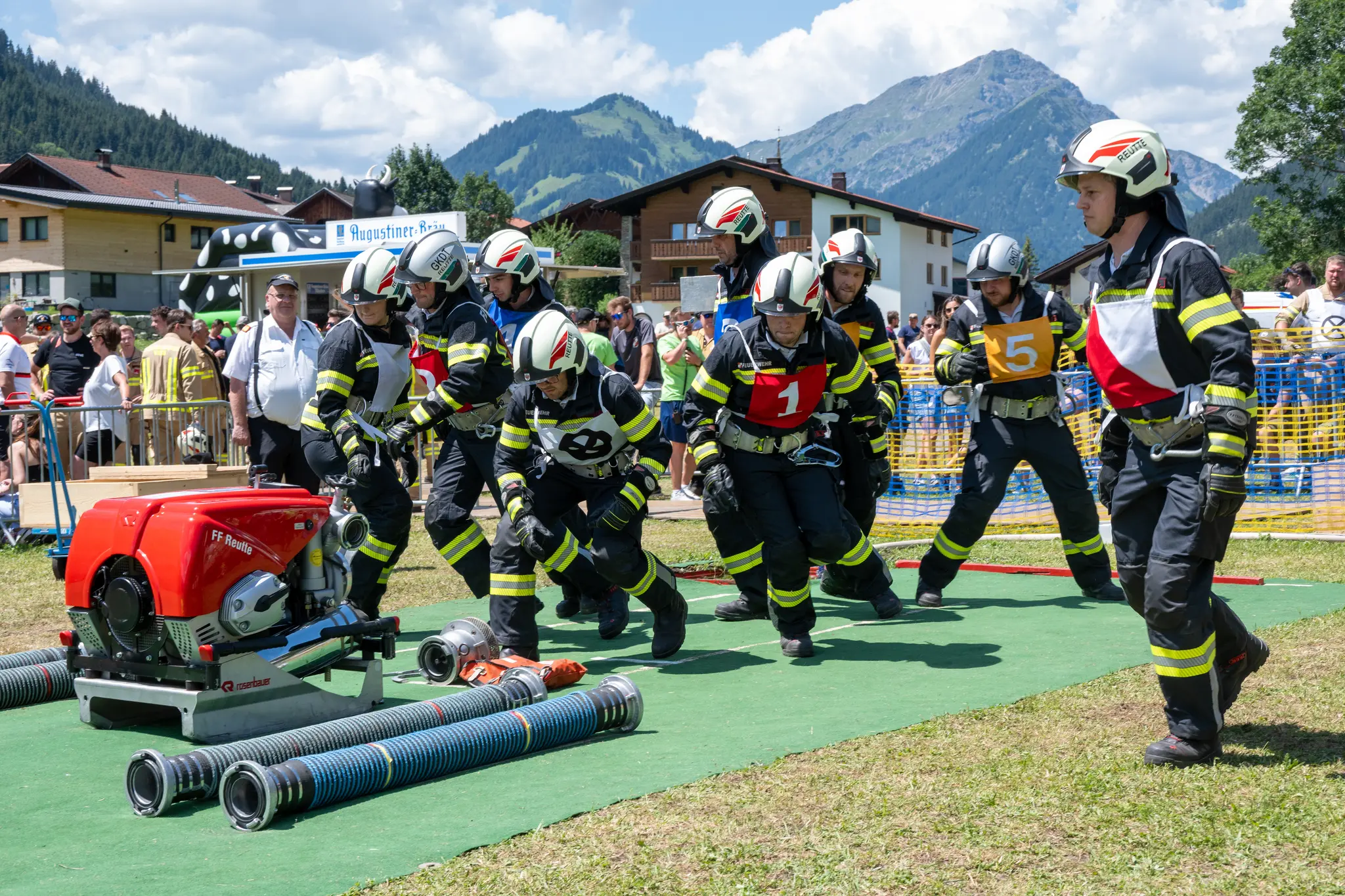 Wet Performance Competition in Lähn-Wengle: Top Performances with the Fire ...