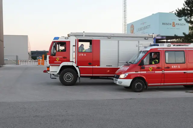 Eine Person wurde in der Großbäckerei von Resch&amp;Frisch in Gunskirchen so eingeklemmt, dass Feuerwehr und Notarzt anrücken mussten.