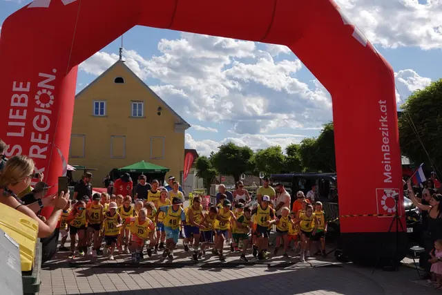 Die Kinder gaben auf der Strecke richtig Gas und zeigten ihr sportliches Können. | Foto: MeinBezirk.at/Blinzer