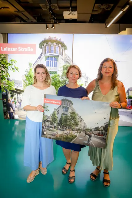 Bezirksvorsteherin Johanna Zinkl, Gudrun Senk, technische Geschäftsführerin der Wiener Linien und Öffi- und Planungsstadträtin Ulli Sima | Foto: Stadt Wien/Christian Fürthner