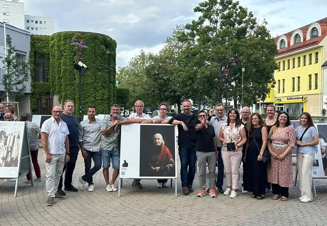 Innungsmeister-Stv. Ernst Breitegger, Konrad Kehrer, Philipp Allmaier, Innungsmeister-Stv. Eric Halwax, Mst. Friedrich Jansenberger, Herbert Herdits, Marko Zlousic, Landesinnungsmeister Mst. Erwin Muik, Josef Lorenz, Melanie Eckhardt, Roman Seidl, Maria Hollunder, Elisabeth Fröhlich, Christiane Raffeiner und Annabell Wappel. | Foto: WKB