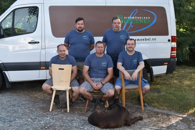 Gerald Körper, Jan Maitz, Erwin Rudy, Georg Bruckner und Levente Boldiszar bilden das Team, das Ihre Möbelwünsche verwirklicht.