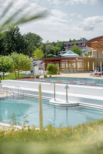 Die AVITA Therme &amp; Resort in Bad Tatzmannsdorf bietet großzügige Innen- und Außenbecken sowie eine vielfältige Saunalandschaft. | Foto: AVITA Therme & Resort