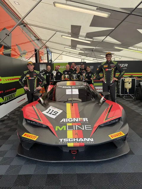 Das MZR-Team in der GT2 mit den Fahrern Reini Kofler (l.) und Marius Aigner (r.). | Foto: Motorsportzentrum Ried