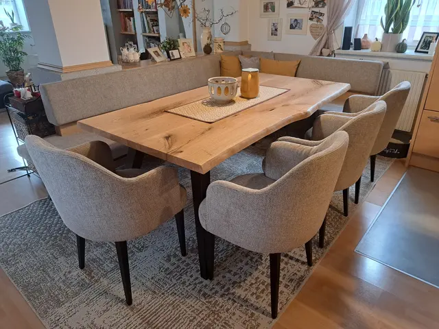 Traditionelle Tischlerkunst trifft in St. Kathrein auf moderne Fertigung und nachhaltige Materialien aus österreichischer Produktion.