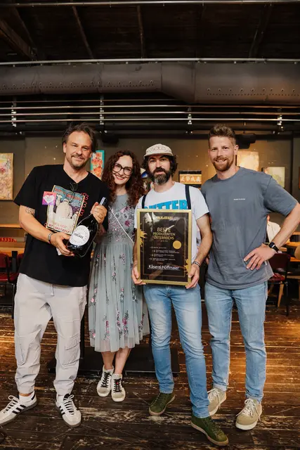 Kalk&amp;Kegel-Herausgeber Michael Pöcheim-Pech und Geschäftsführerin Julia Zötsch, mit Josef und Thomas Höflmaier. | Foto: Lihotzky/Kink