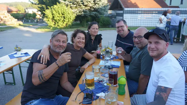 Die Veranstaltung zog viele Besucher in den Gastgarten des Danzer Wirts.  | Foto: FPÖ Gaspoltshofen