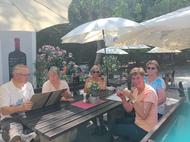 Die Reinsberger Senioren auf Wanderschaft in der Wachau: Anton und Gundula Prüller, Hermine Pöhacker, Brigitte Halbartschlager sowie Anna Gassner | Foto: NÖs Senioren/Ortsgruppe Reinsberg