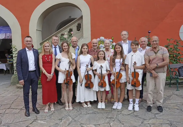 Auf Schloss Kornberg feierte Familie Rohani ihr Firmenjubiläum. | Foto: MeinBezirk